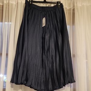 Elegant Navy Blue Pleated Skirt